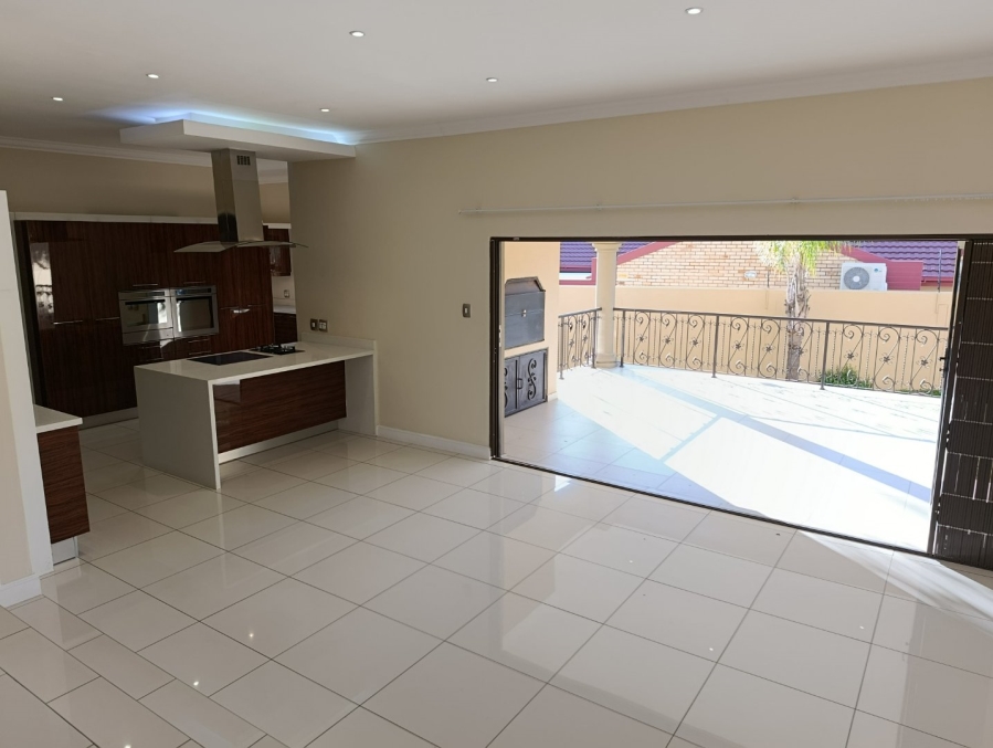 5 Bedroom Property for Sale in Kiepersol Free State